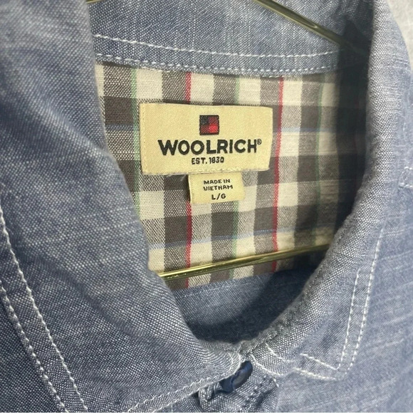 Woolrich Chambray Blue Button Down Shirt - Picture 2 of 5